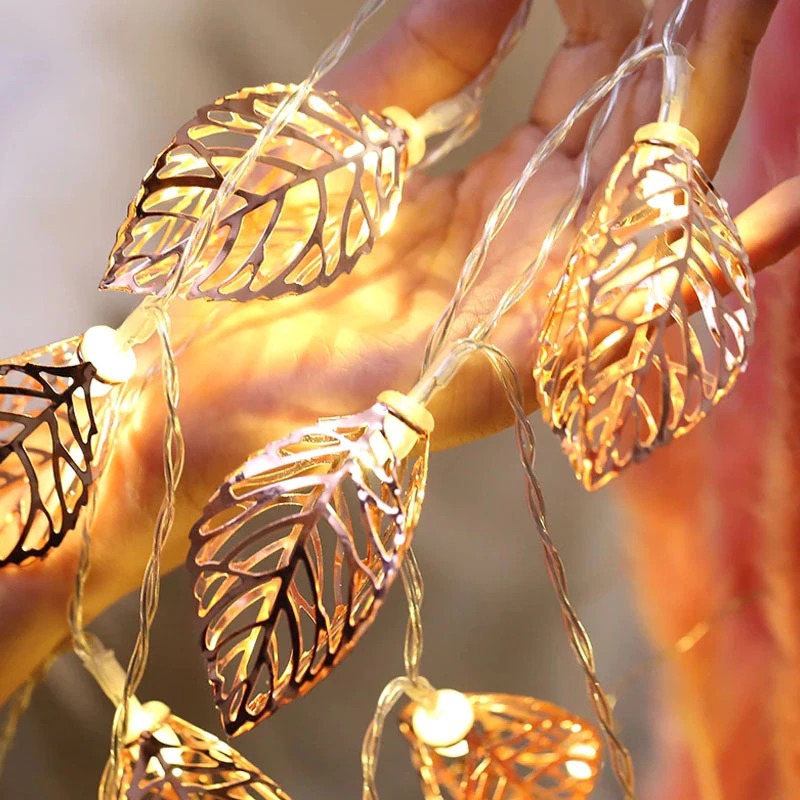 Goldene Blätter-Lichterkette