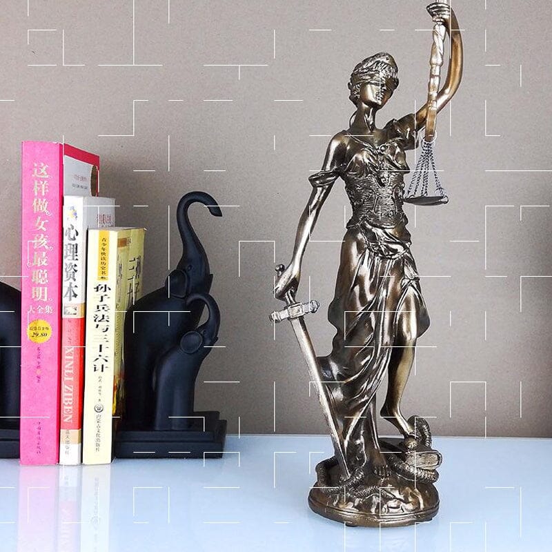 Dekorationsstatue der Göttin der Gerechtigkeit