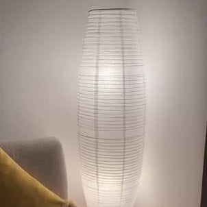 Moderne Stehlampe mit doppeltem Lampschirm – LumiTwins Designlampe 137 cm hoch | Karnz