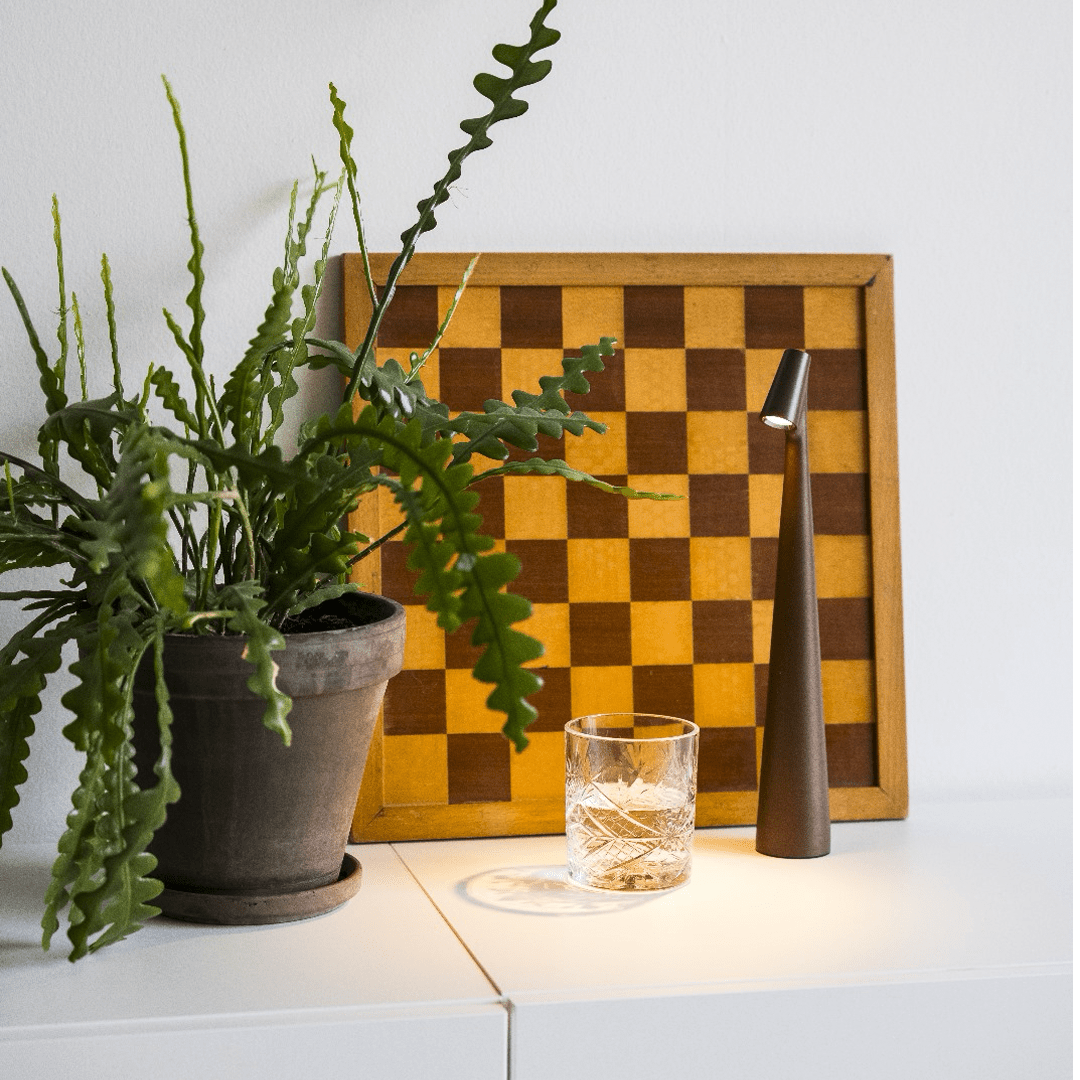 Wiederaufladbare LED Tischlampe | Karnz