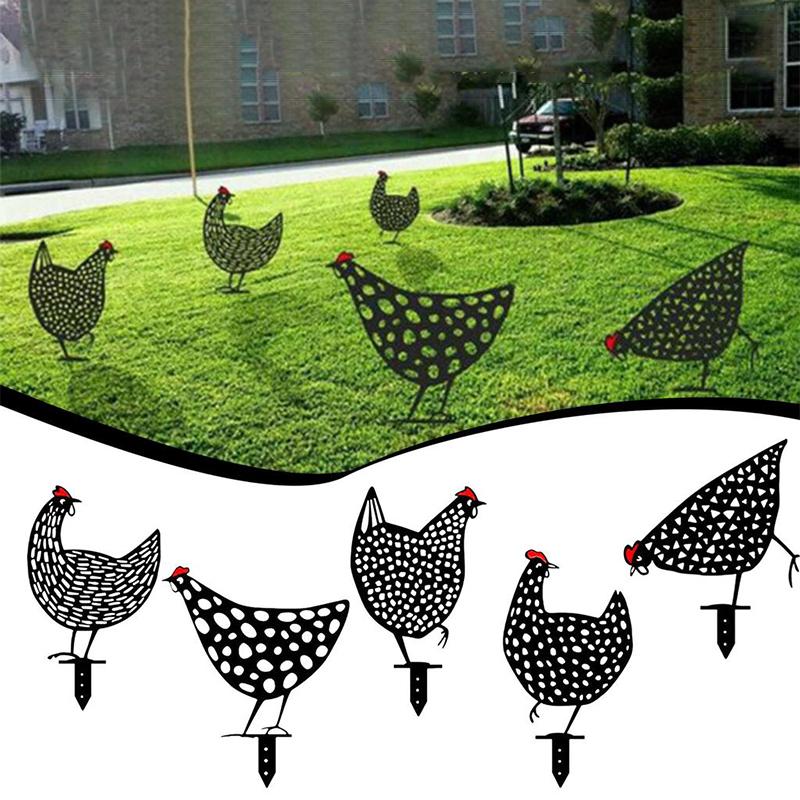 Dekoratives Huhn als Gartendekoration