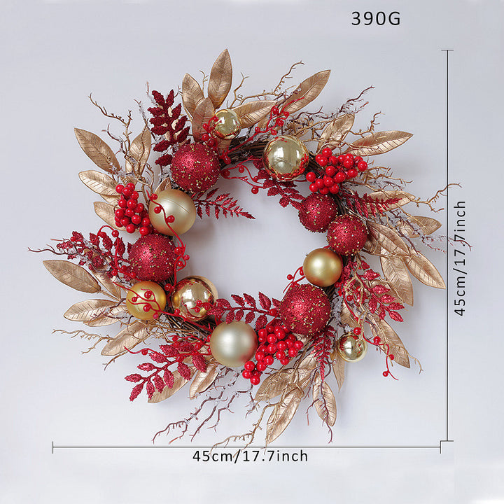 Weihnachtskranz mit Kugeln und Blättern