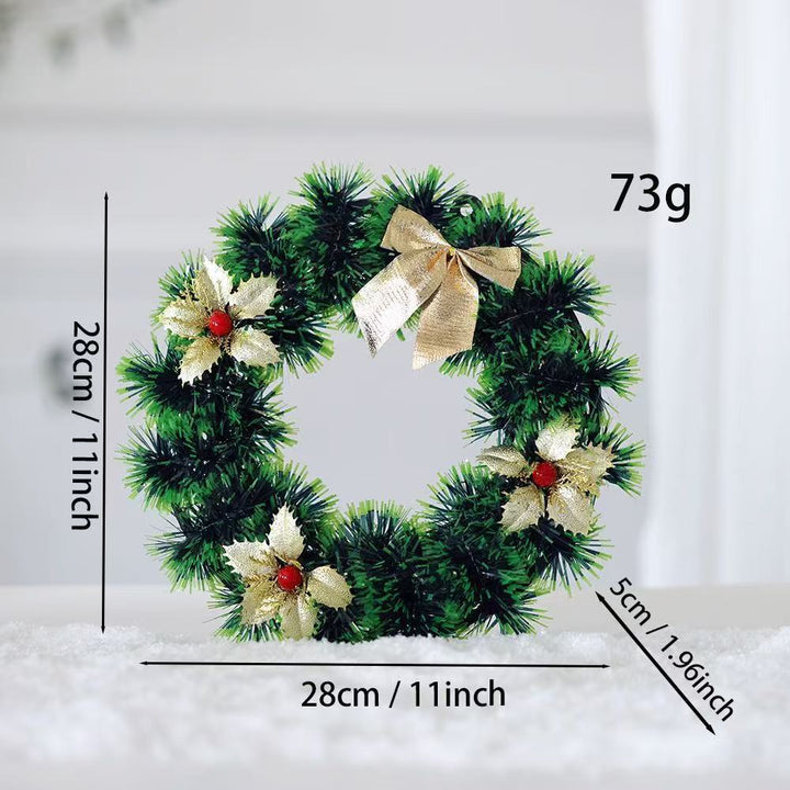 Dekorativer Weihnachtskranz mit festlichen Akzenten