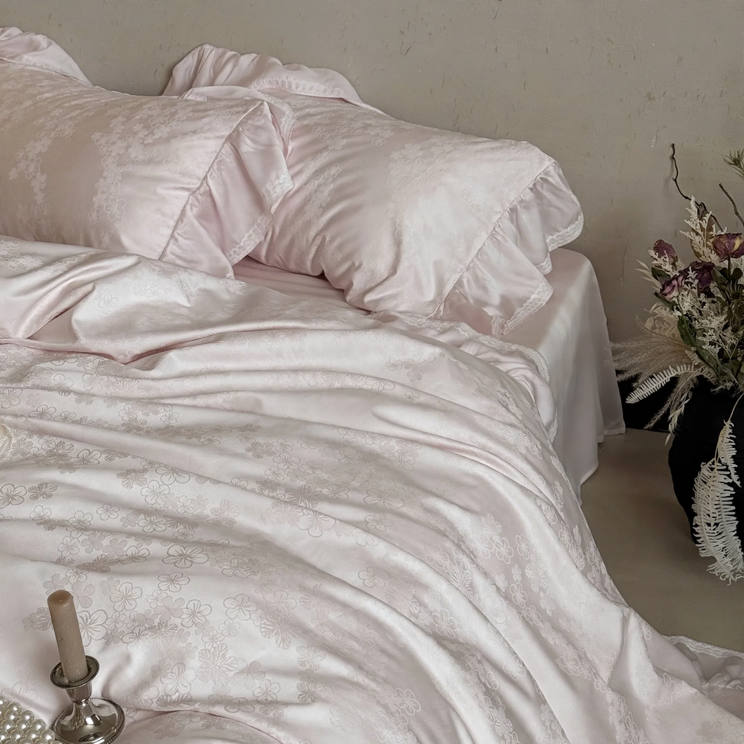 Baumwoll-Bettwäscheset mit Jacquard-Webung und Rüschen