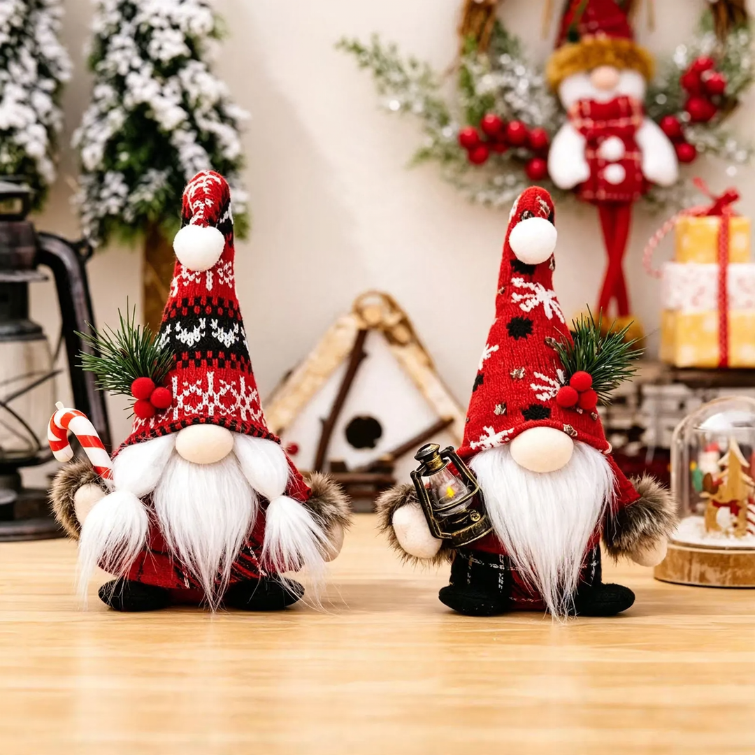 Weihnachts-Wichtelfigur mit Strickmütze, stehend