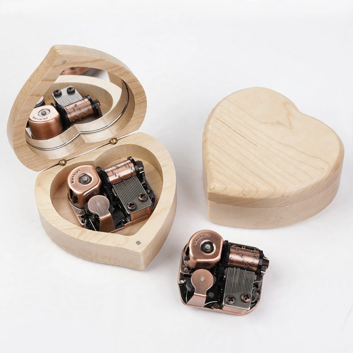 Holz-Spieluhr in Herzform mit Spiegel