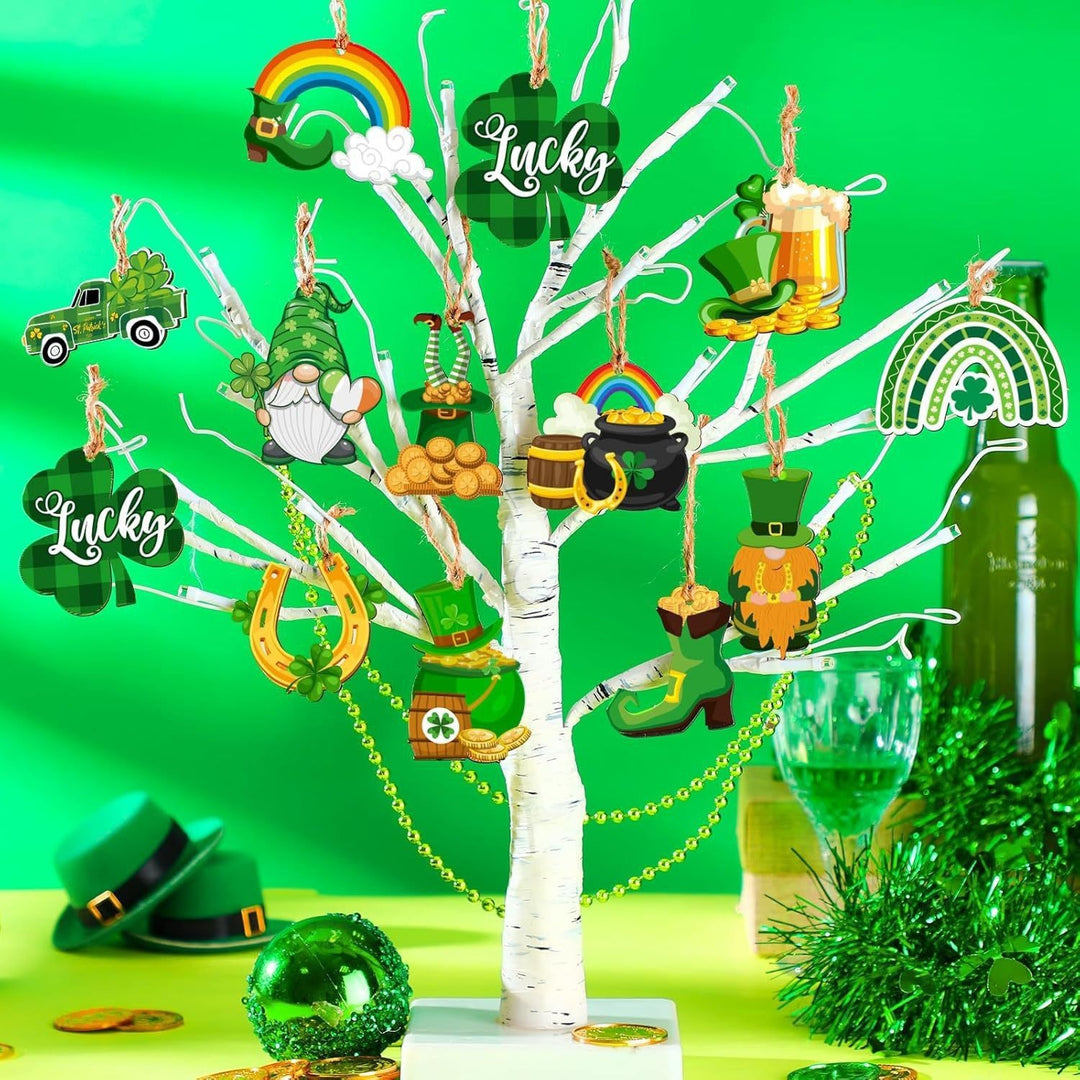 St. Patrick's Day Wichtel-Holzanhänger mit Kleeblatt