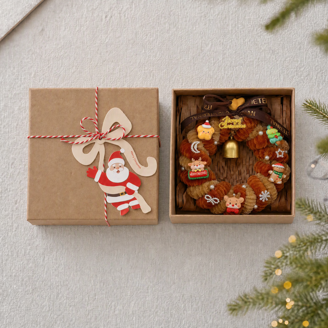 Handgefertir Weihnachtskranz-Anhänger mit Glocken