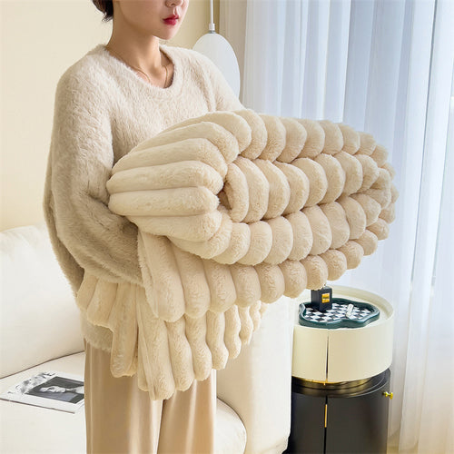Warme Flanell-Wohndecke in Kaninchenfell-Optik