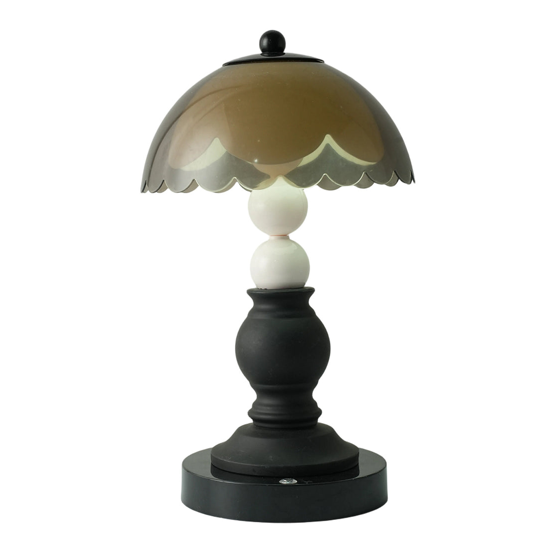 Schwarzweiße Nachttischlampe mit Säulenmotiv