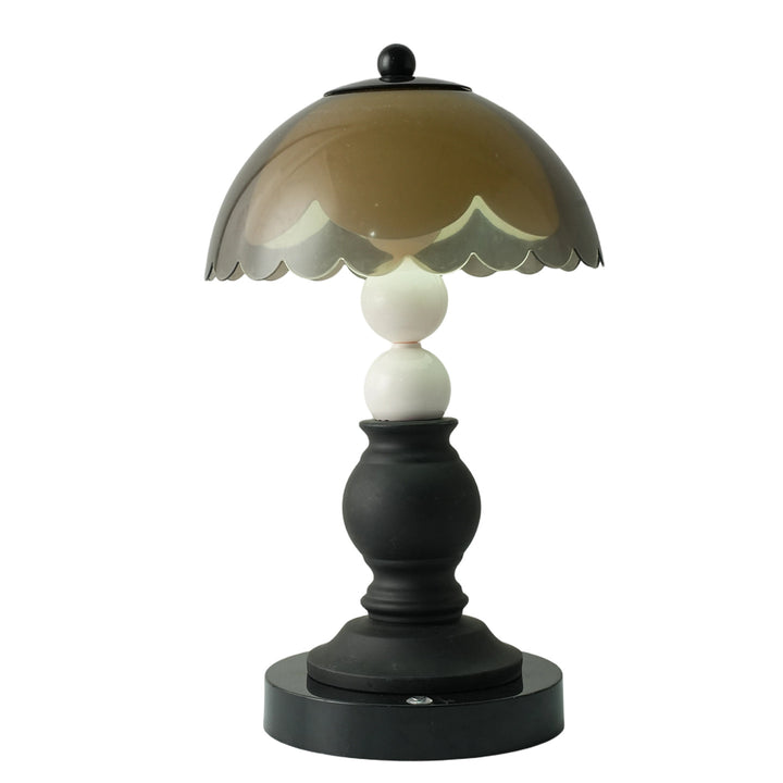 Schwarzweiße Nachttischlampe mit Säulenmotiv
