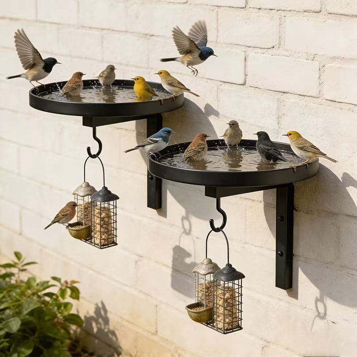 Wandmontierte Vogeltränke aus Metall mit Haken