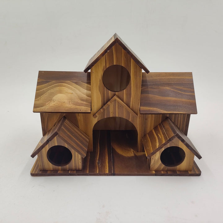 Vogelhaus im Villen-Stil aus Holz