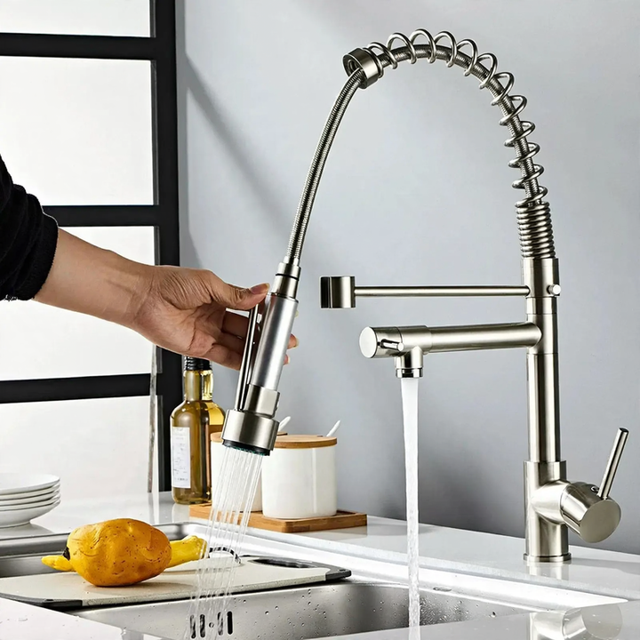 Edelstahl-Küchenarmatur mit Brausefunktion