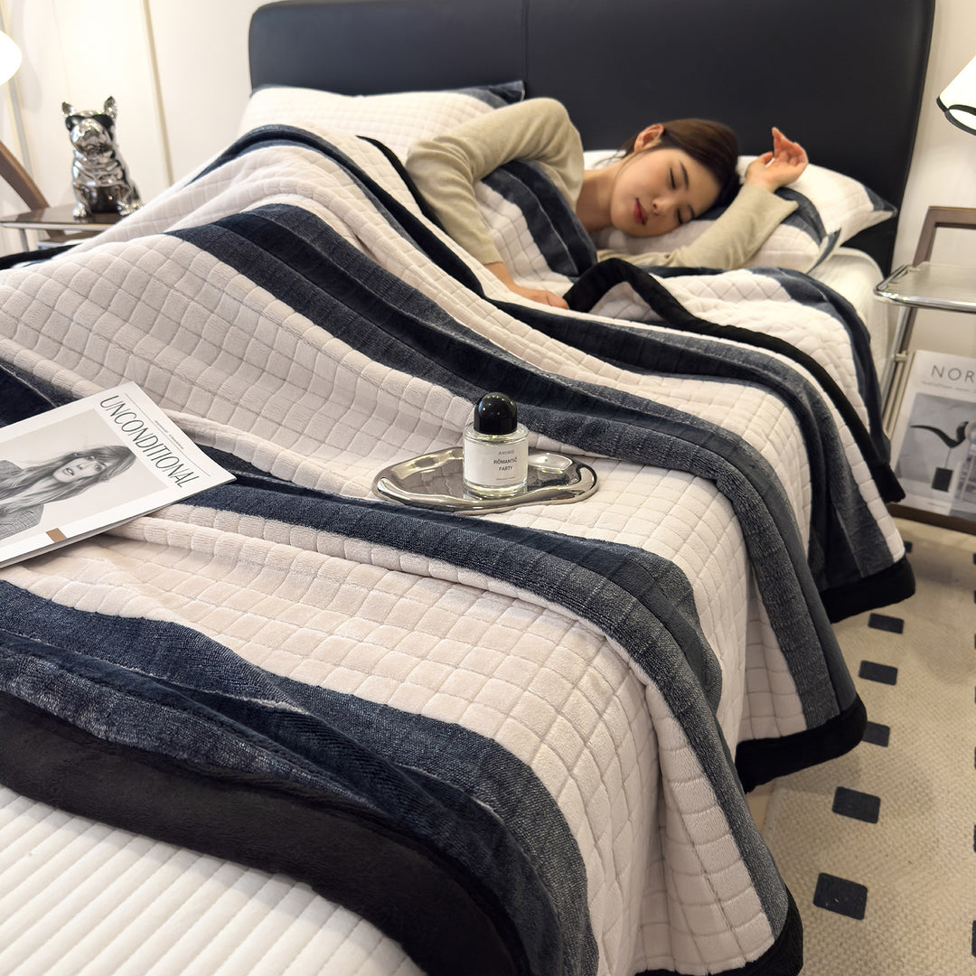 Luxuriöse Milchfaser-Fleece Wohndecke, gestreift, verschiedene Größen