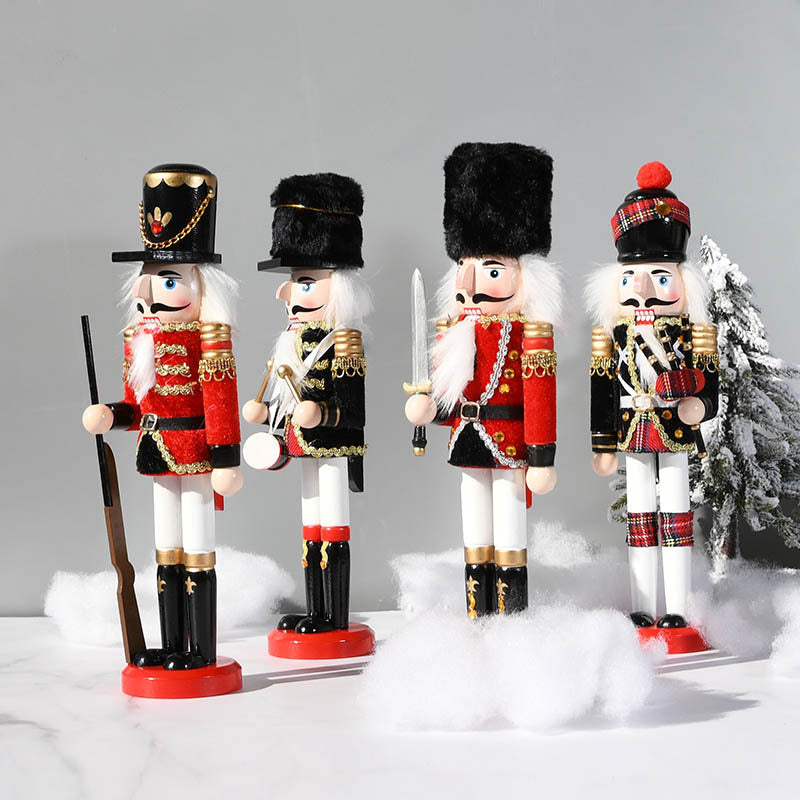 Klassische Nussknacker-Figur aus Holz für festliche Dekoration