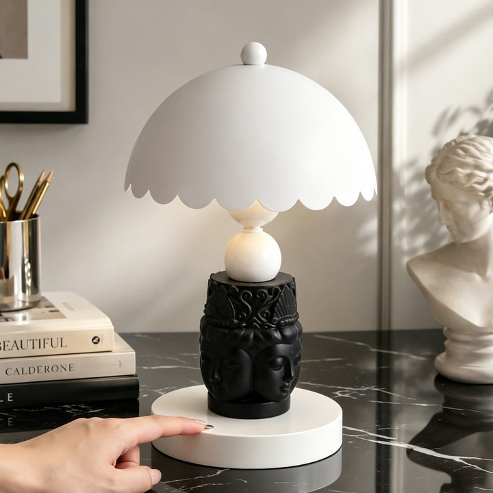 Facettierte Buddha-Tischlampe, Schwarz-Weiß