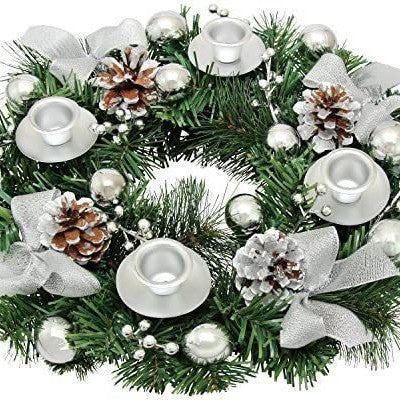 Adventskranz mit Kerzenhalter und Dekoration