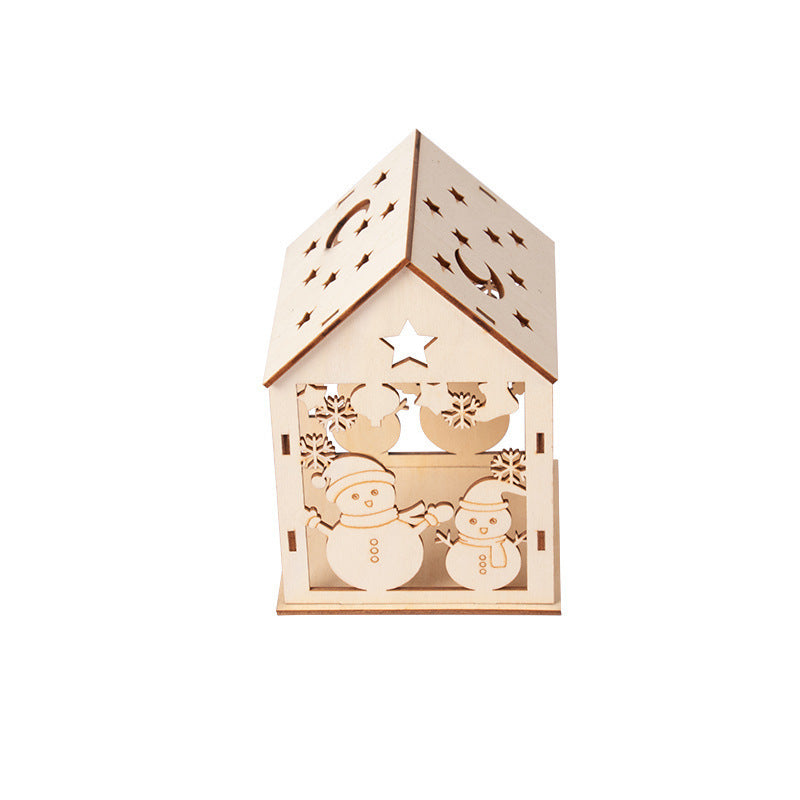 Dekoratives Holzhaus mit weihnachtlichen Motiven