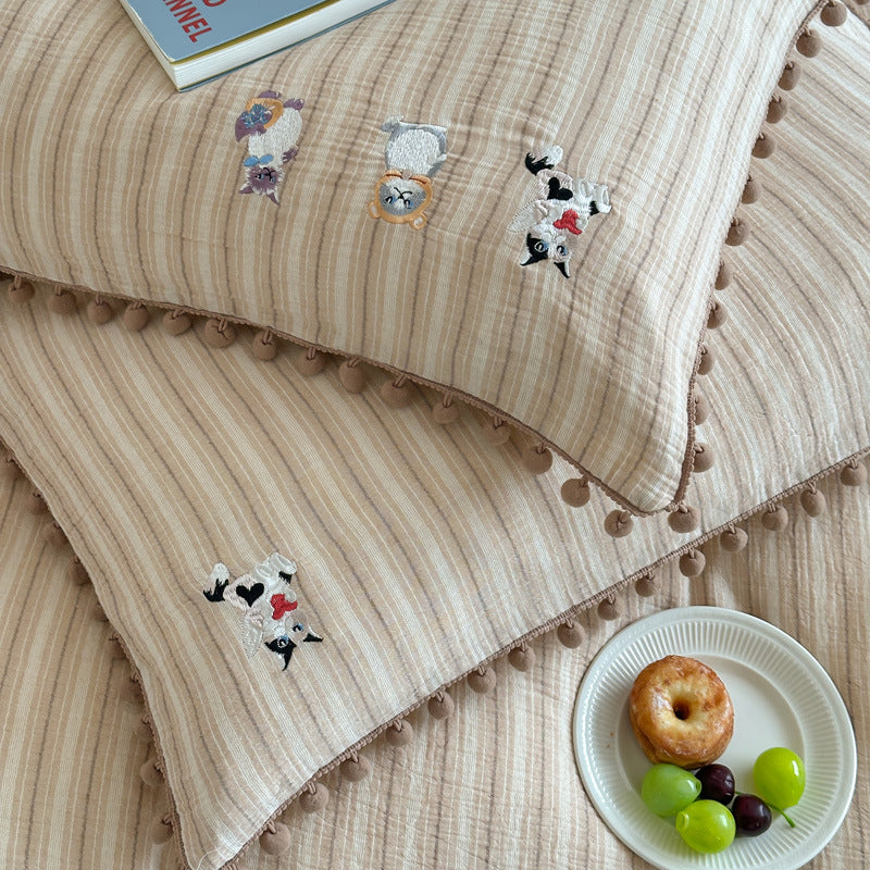 Baumwoll-Bettwäsche-Set mit Pompon-Borte