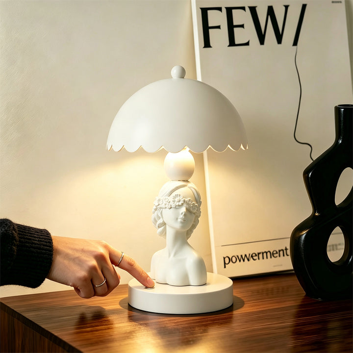 Moderne Kunstlampe mit Augenmotiv und Farbwechsel
