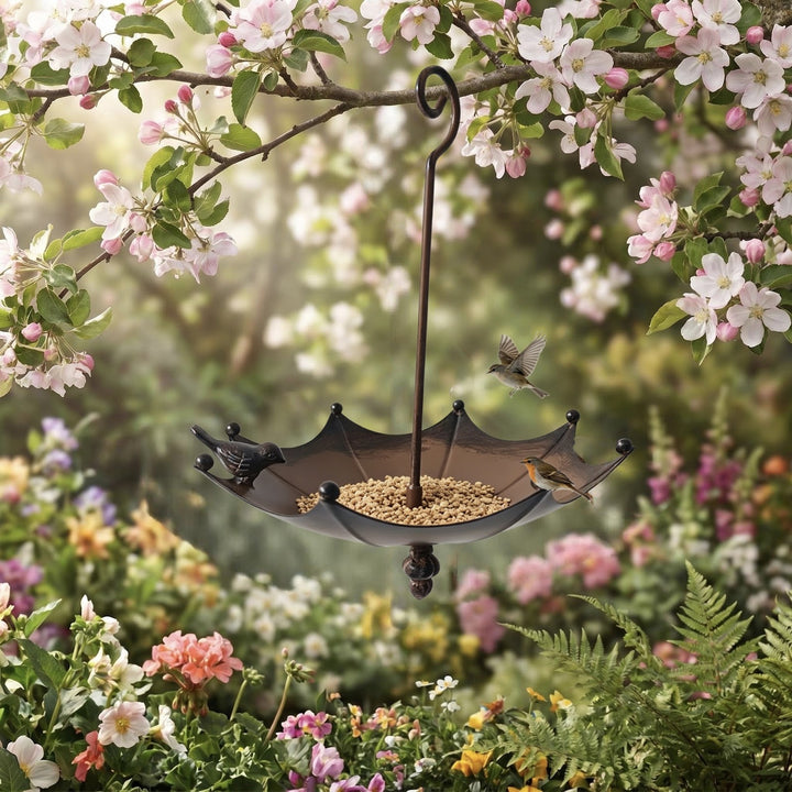 Dekorative Vogeltränke aus Eisen im Regenschirm-Design