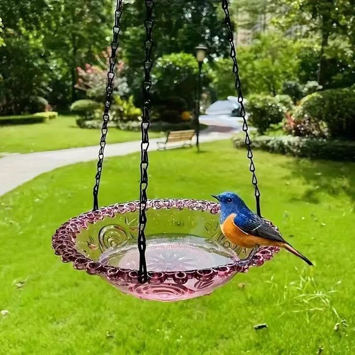 Hängender Futterspender und Vogelbad aus Kunststoff