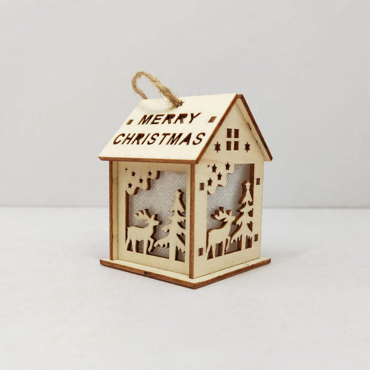 Dekoratives Holzhaus für die Weihnachtszeit