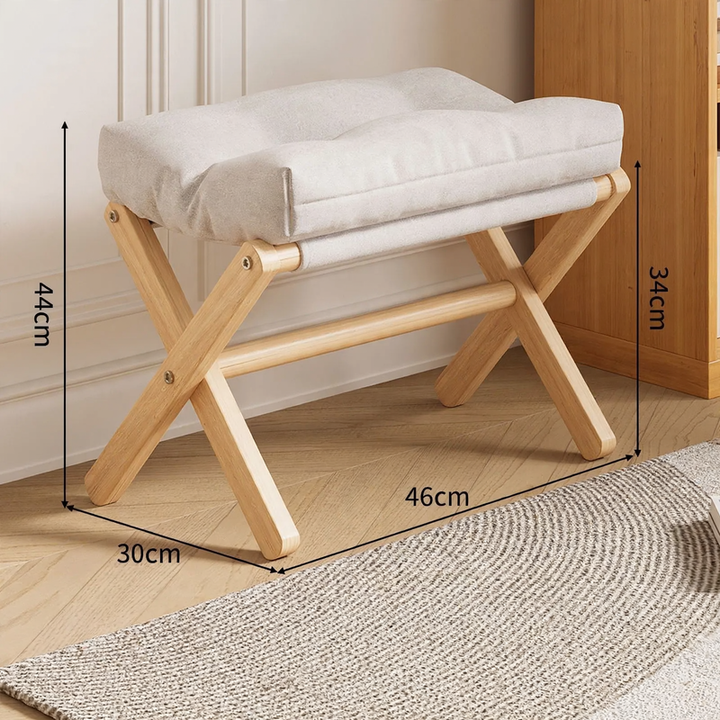 Klappbarer Holzhocker mit Stauraum