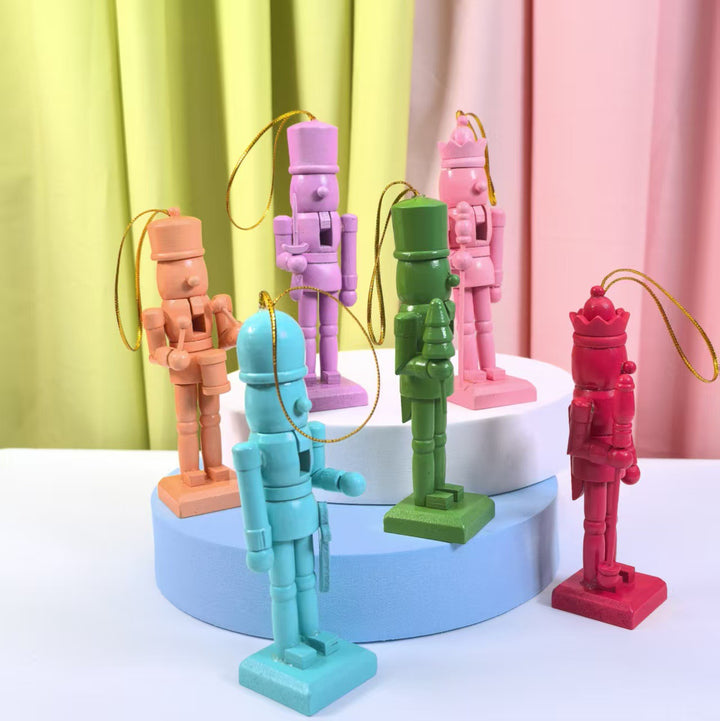 Dekorativer Nussknacker-Anhänger, 13 cm