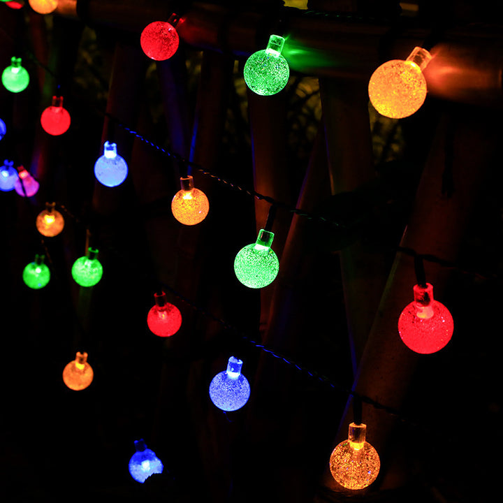 LED-Lichterkette mit Kugeln und Sternen für stimmungsvolles Licht