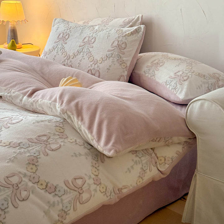 Milchfaser-Fleece Bettwäsche-Set mit floraler Prägung