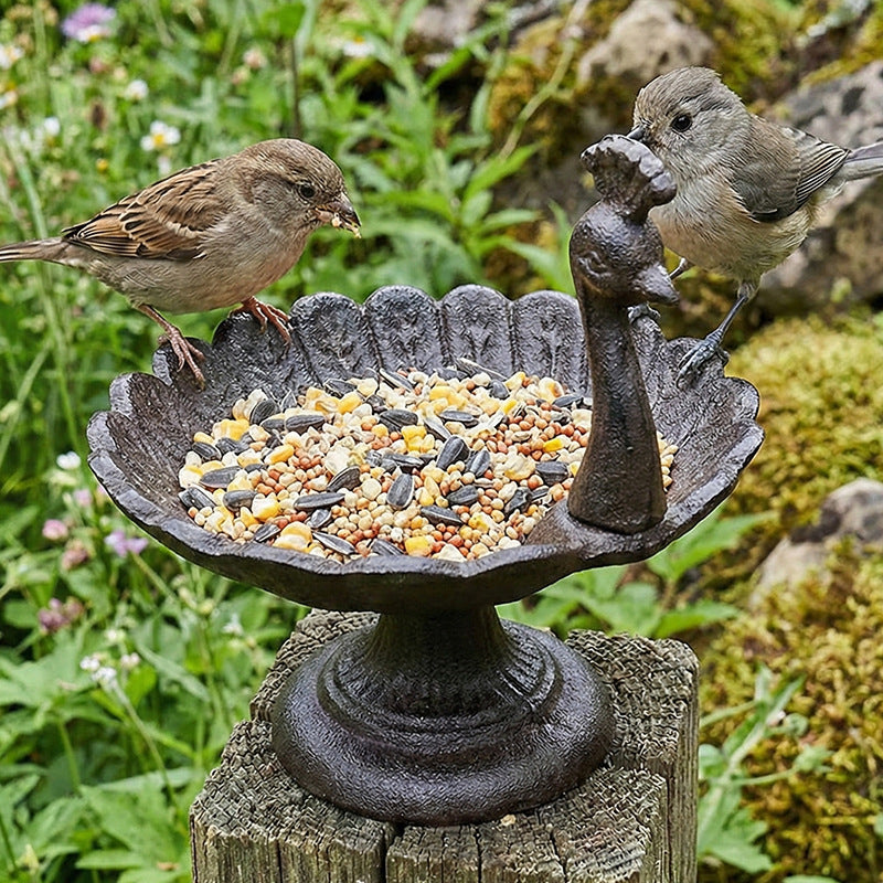 Gusseiserne Vogeltränke und Futterstation