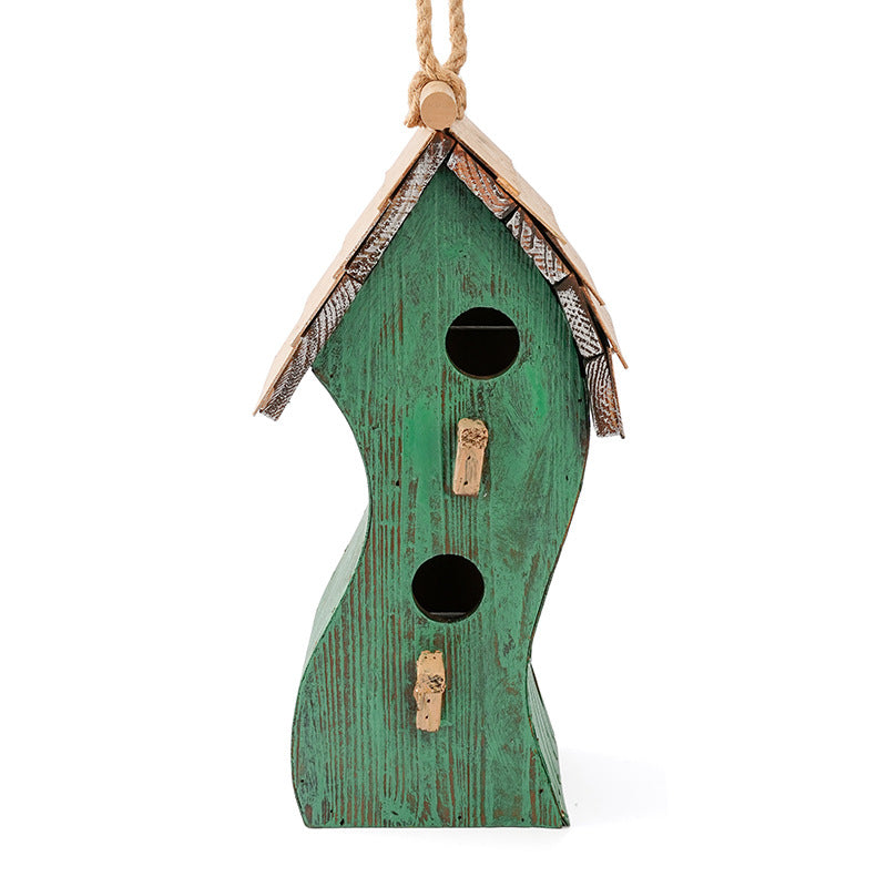 Wandmontiertes Vogelhaus aus Kiefernholz