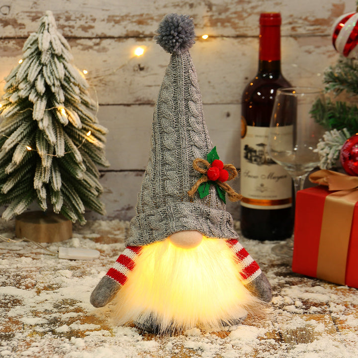 Leuchtender Weihnachtswichtel mit Strickmütze