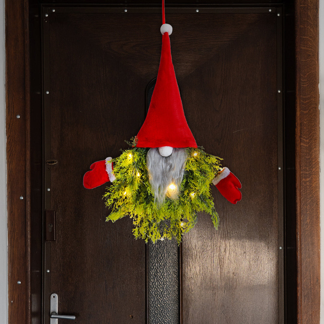 Kreativer Weihnachtskranz mit Wichtel-Motiv und Beleuchtung