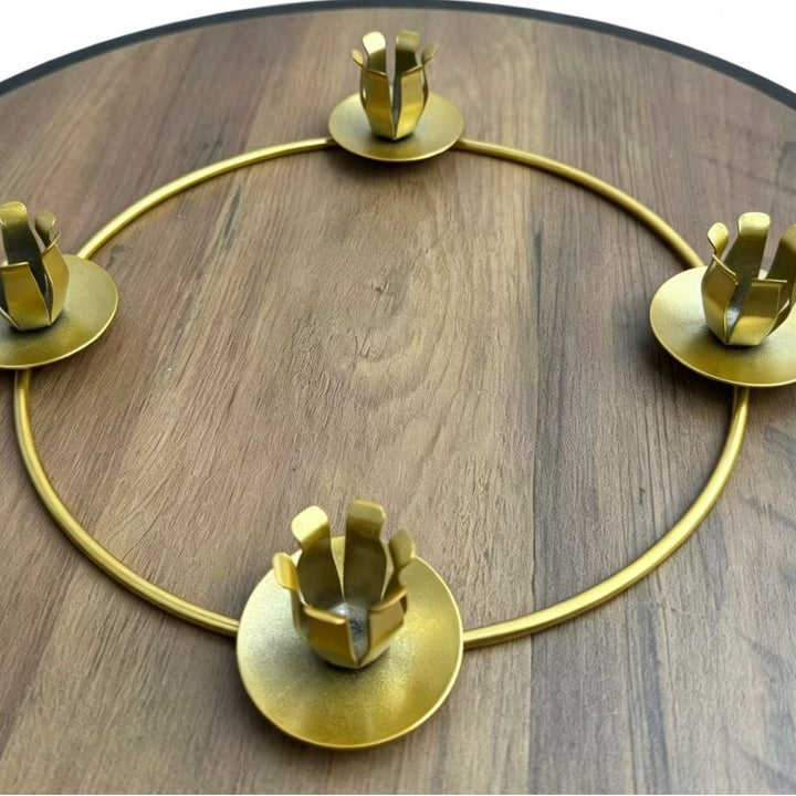 Metall-Kerzenhalter im Kranz-Design
