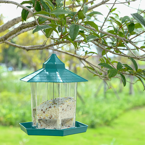 Wetterfestes Futterhaus aus Naturmaterial