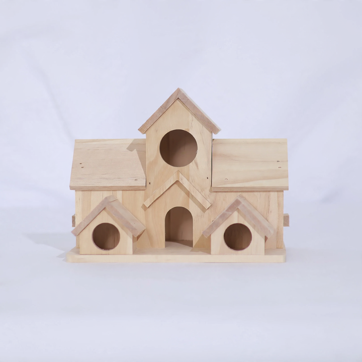 Vogelhaus aus Kiefernholz im Landhausstil