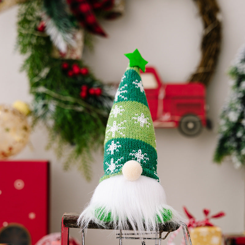 Beleuchtete Weihnachts-Zwergenfiguren mit Strickmütze