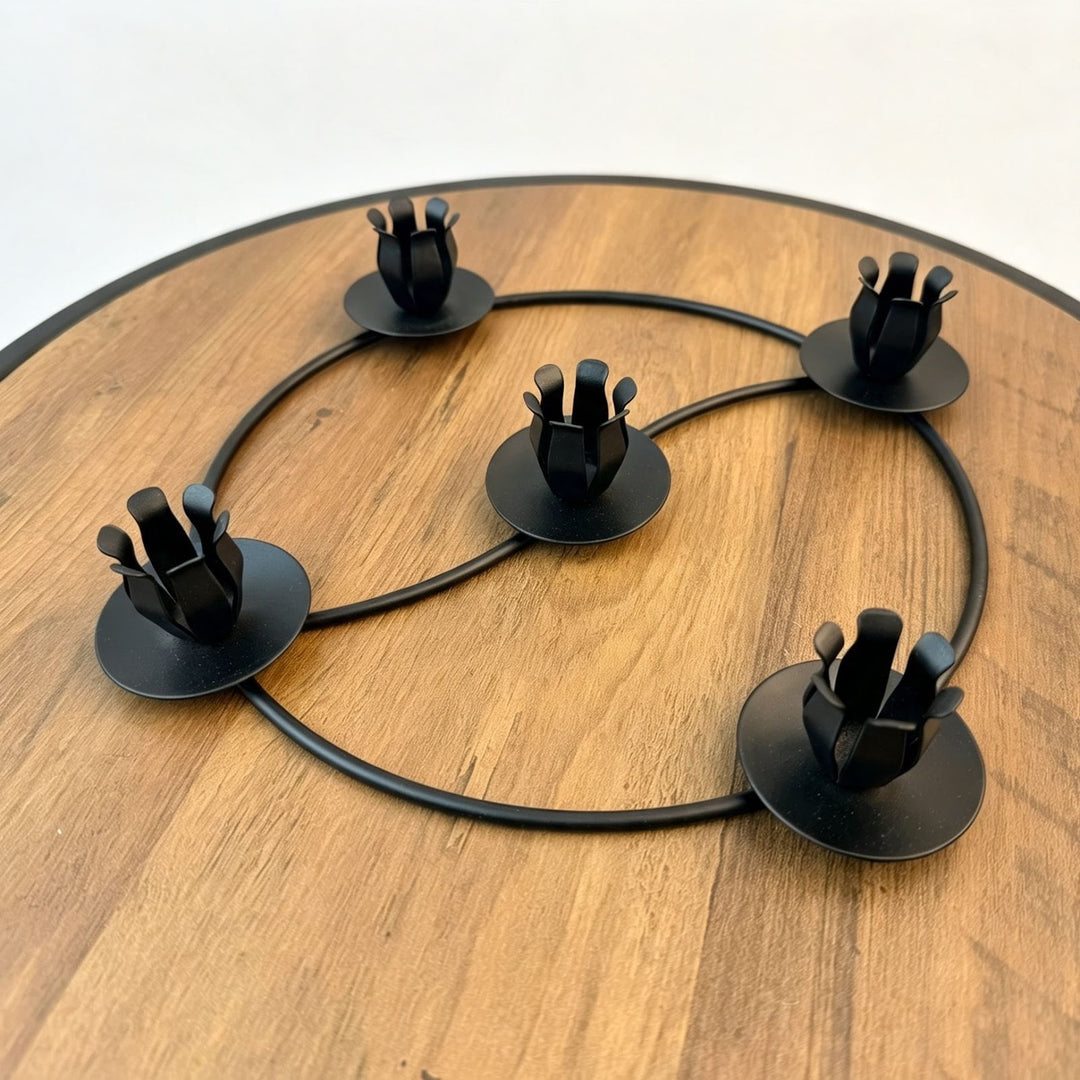 Metall-Kerzenhalter im Kranz-Design