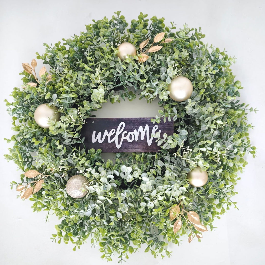 Weihnachtlicher Eukalyptus-Kranz mit Welcome-Schild 60 cm