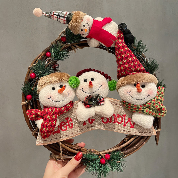Dekorativer Weihnachtskranz mit Figuren