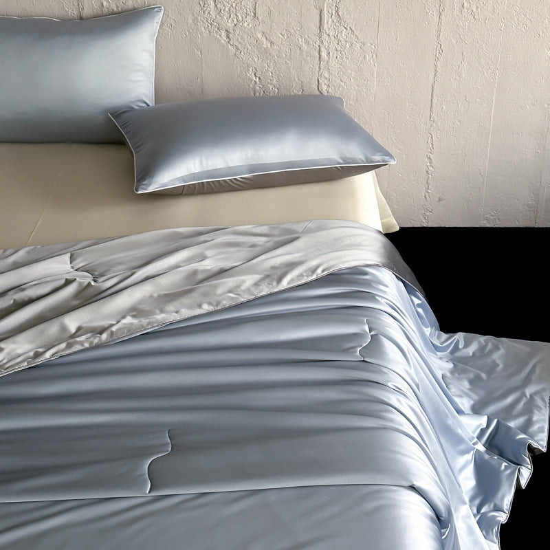 Seidensommer-Steppbett mit Maulbeerseide-Füllung