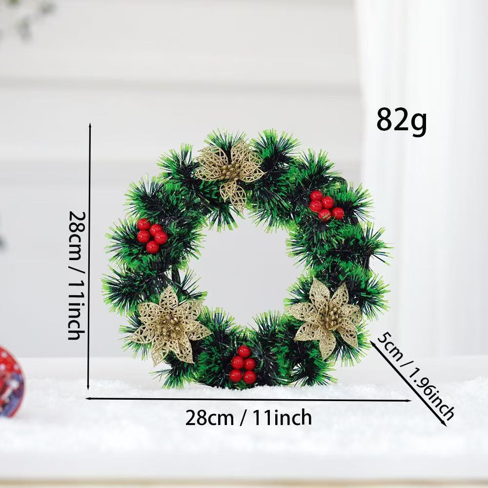 Dekorativer Weihnachtskranz mit festlichen Akzenten