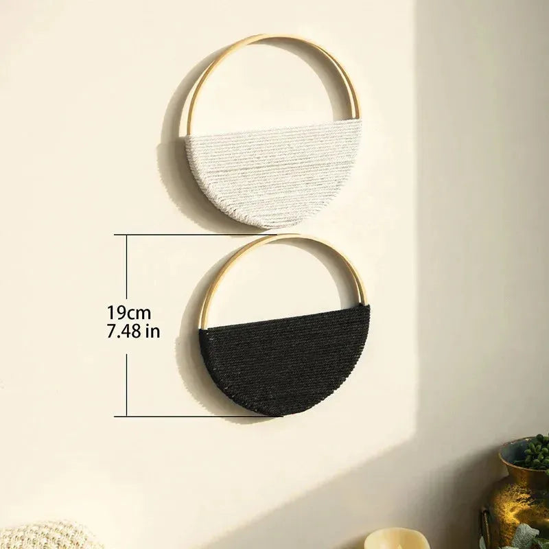 Kreisförmige Makramee Wanddekoration mit symmetrischem Design Karnz
