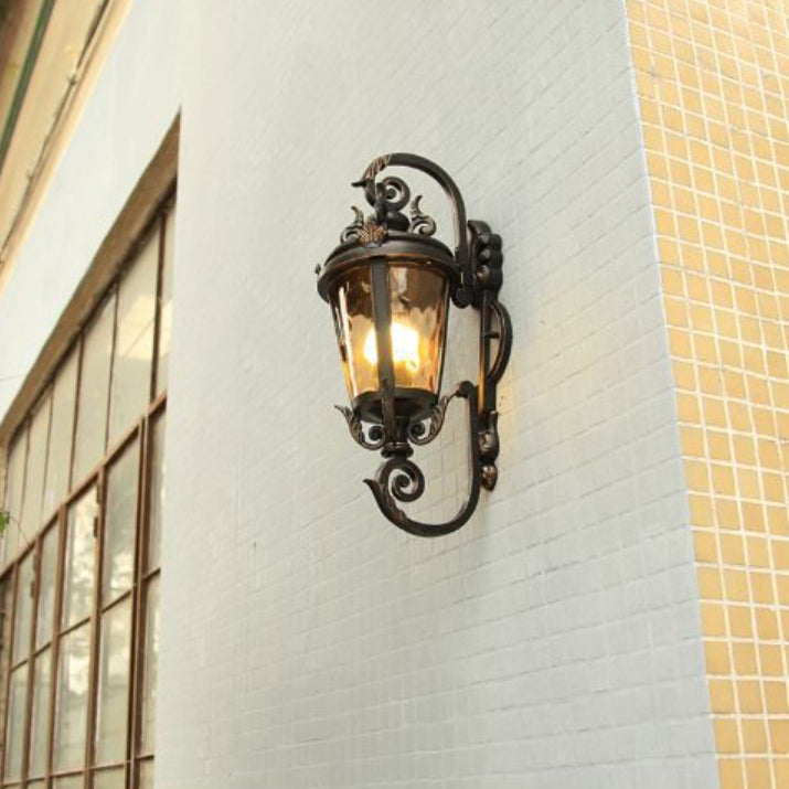 Traditionelle europäische wasserdichte Aluminium-Glas-Zylinder 1-Licht Wandleuchte für den Außenbereich | Karnz
