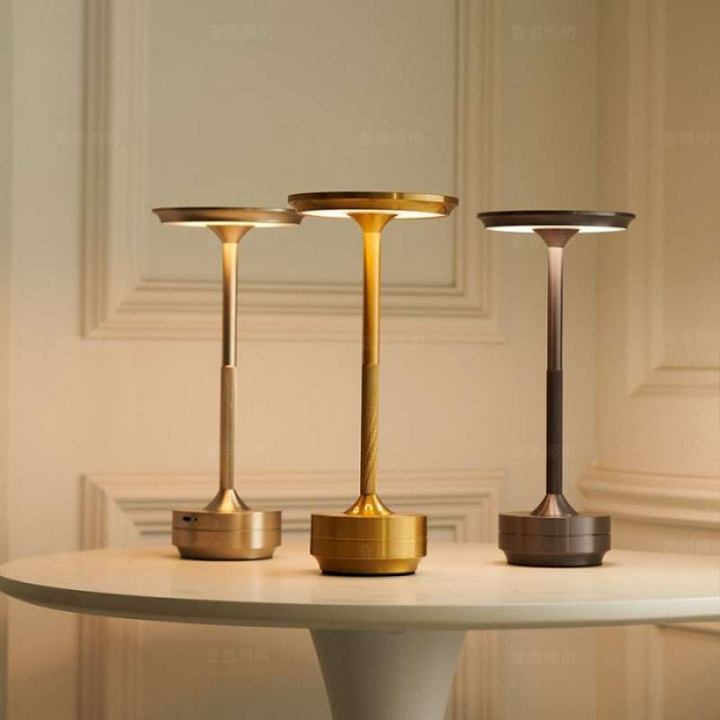Aluminium wiederaufladbare Touch-Dimmer-Tischlampe | Karnz