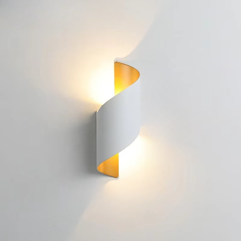 Elegante, in zwei Richtungen abstrahlende LED-Außenwandleuchte
