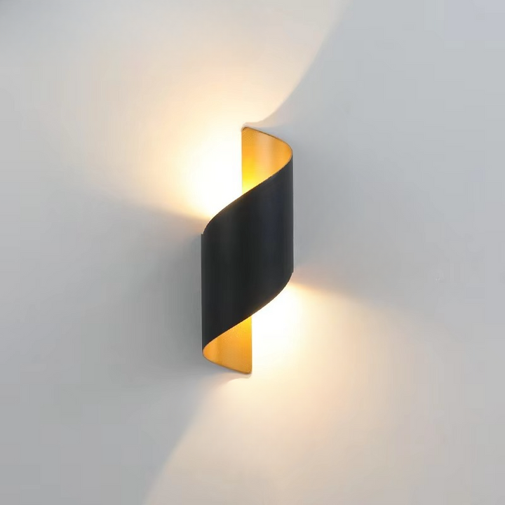 Elegante, in zwei Richtungen abstrahlende LED-Außenwandleuchte